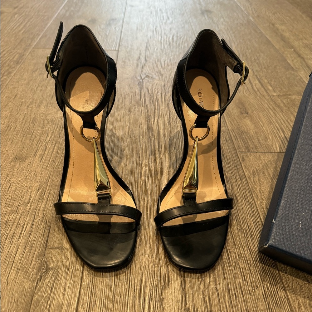 Black Pour La Victoire open toe stilettos.